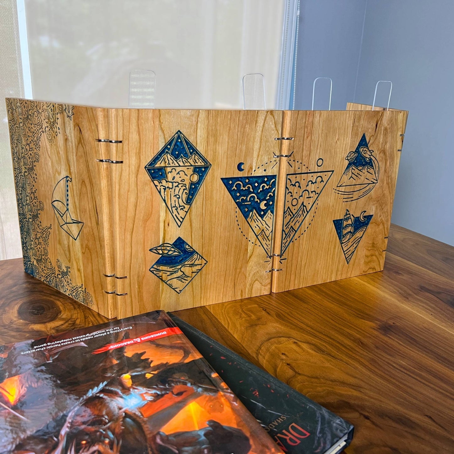 Magnetic game master screen
