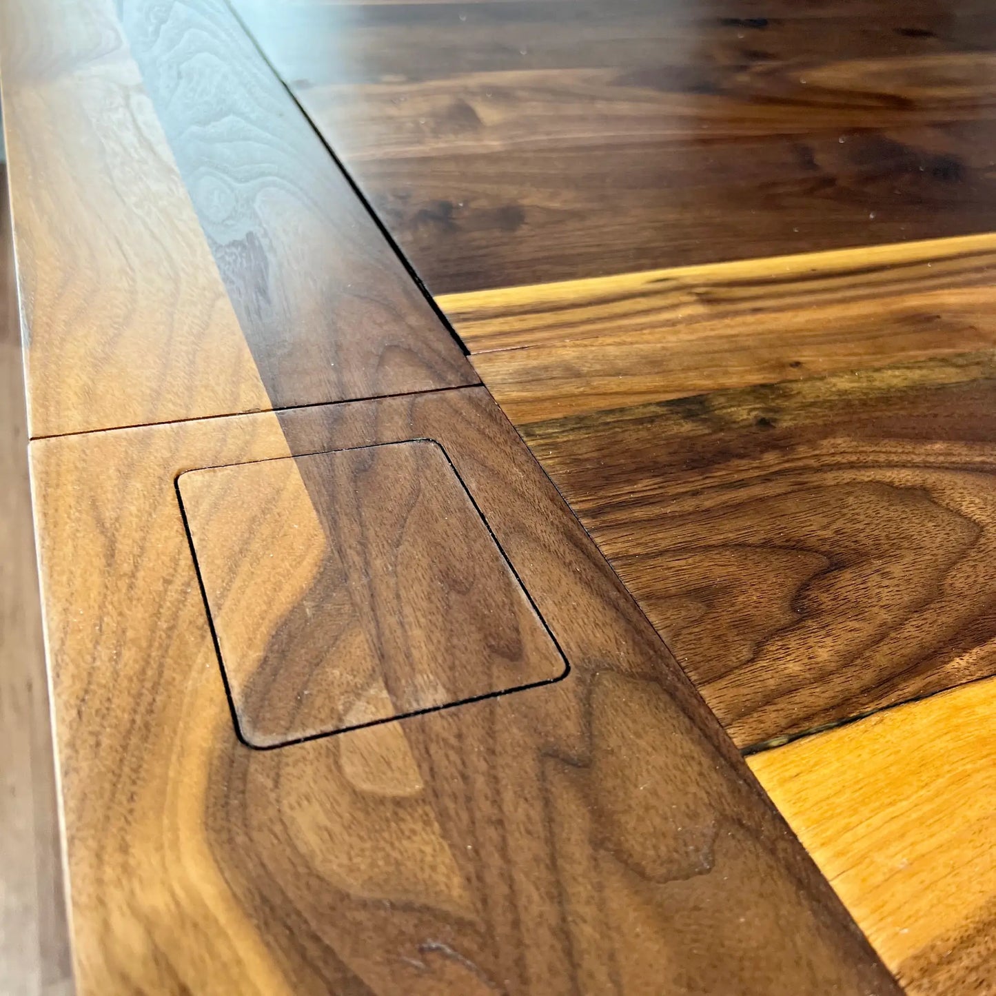 Table Epik en Noyer Noir