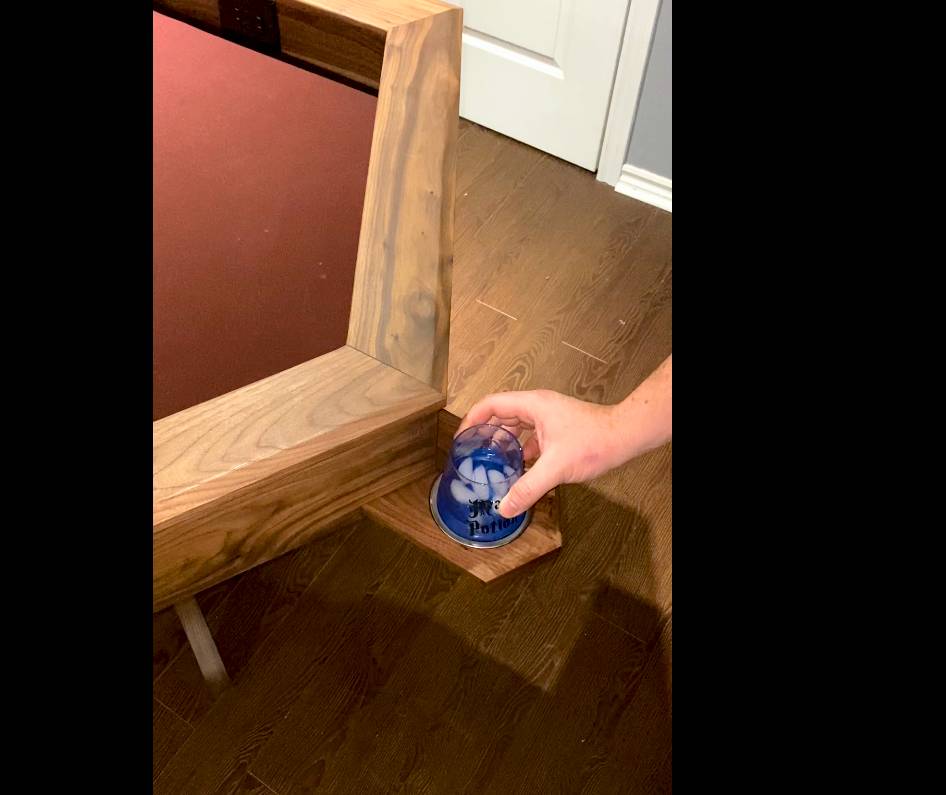 Table de poker avec porte-verre