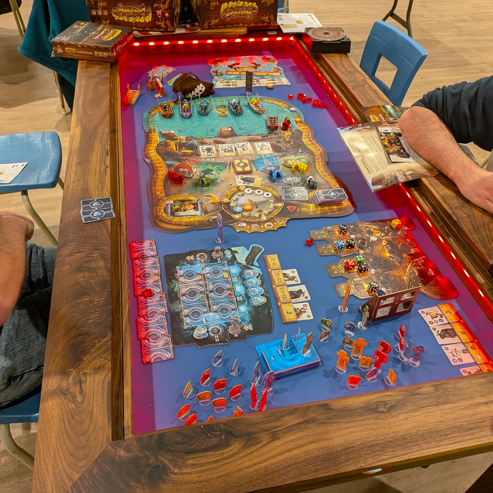 table de jeux Aventure en noyer noir