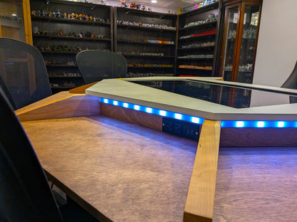 Table Pentagonia